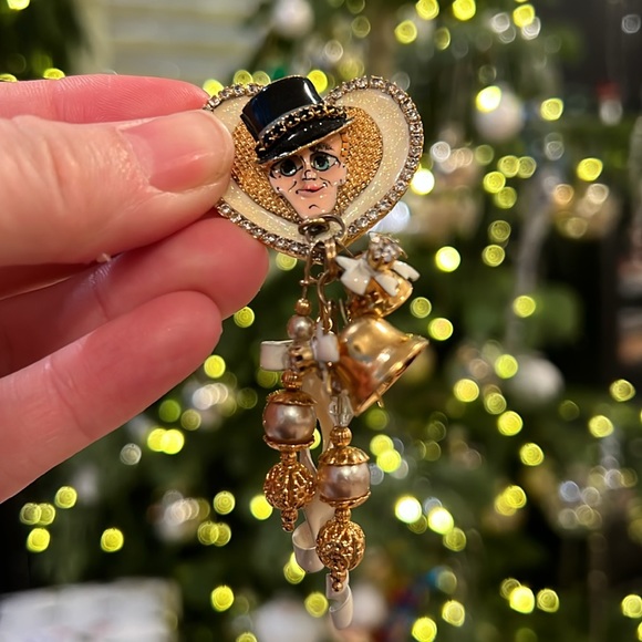 Rare lunch at the ritz bride and groom earrings - Picture 5 of 6